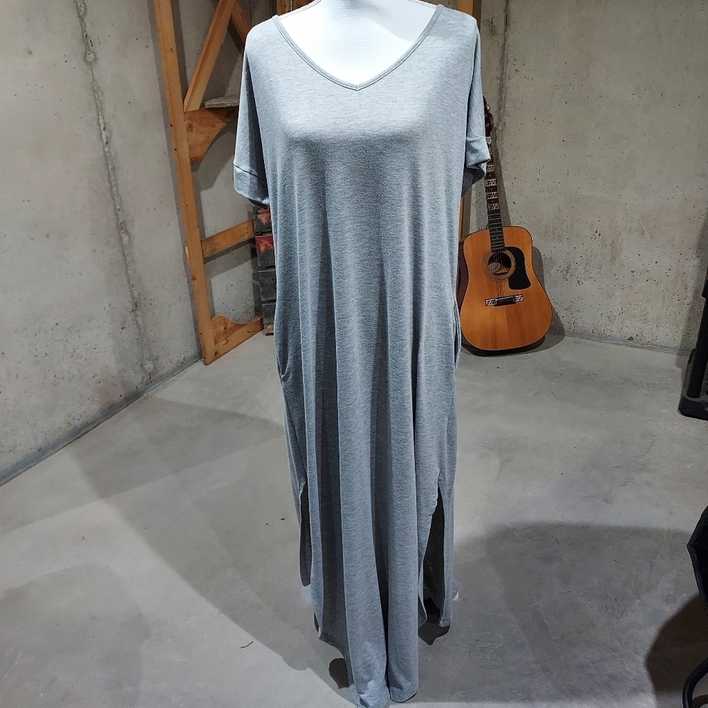 Short sleeve maxi dress size L